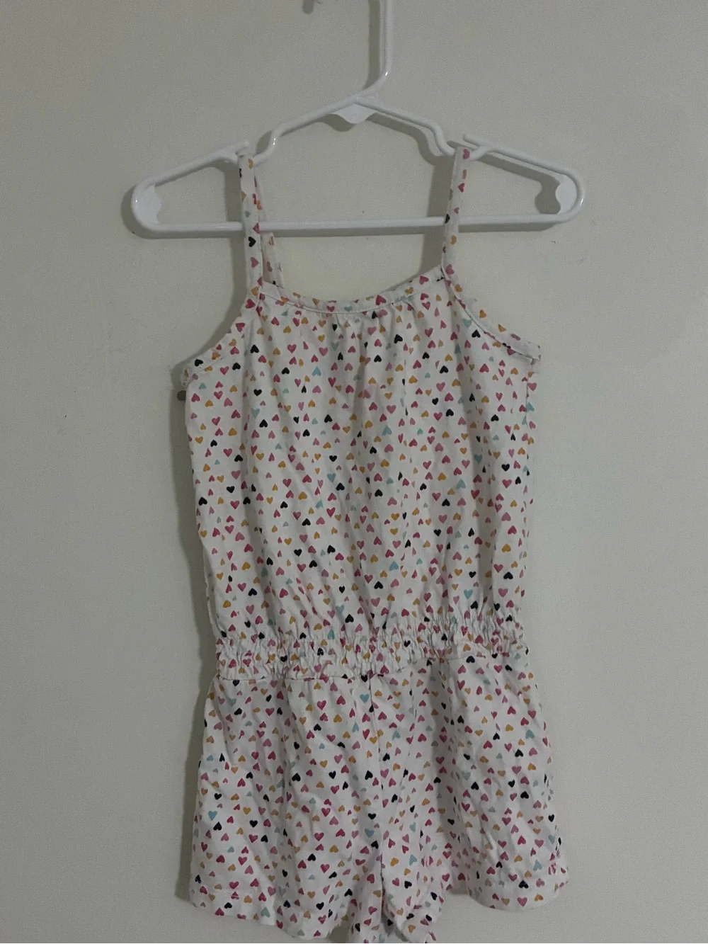 Baby GAP White Sleeveless Romper with Multicolor Heart Print Size 4